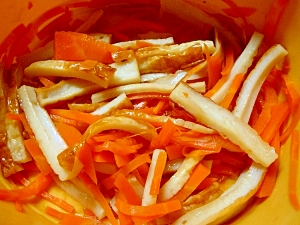 お弁当レシピ　ニンジンと竹輪のレンジ煮