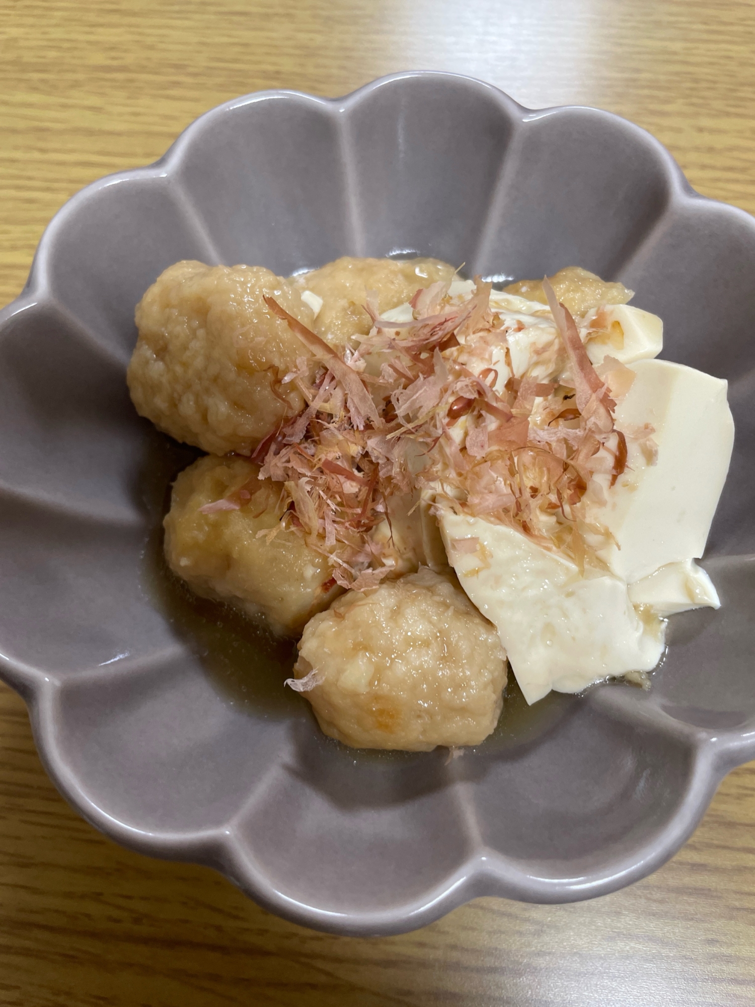 冷めても美味しい！豆腐と鶏団子の煮物✨