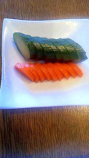 塩ヨーグルトできゅうりと人参のお漬物