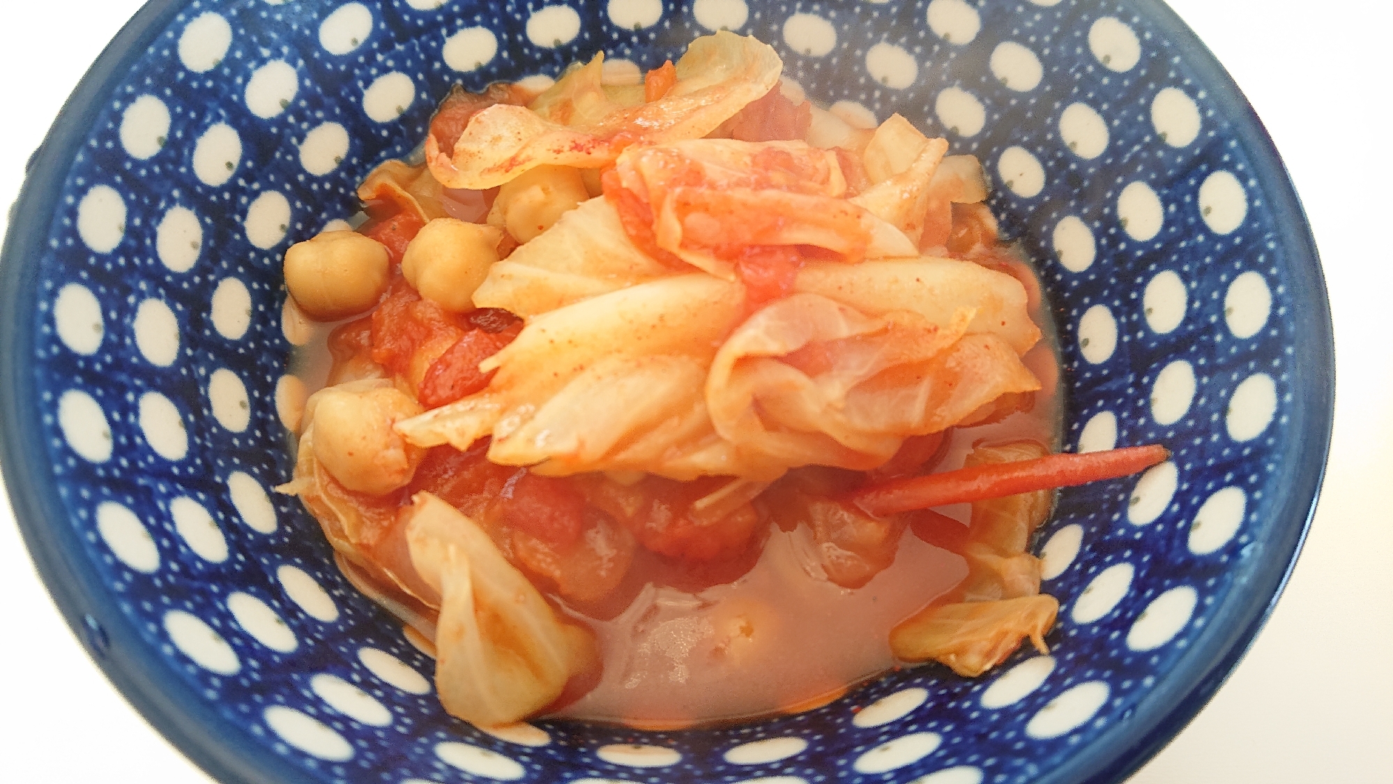 ひよこ豆とキャベツのトマト煮込み