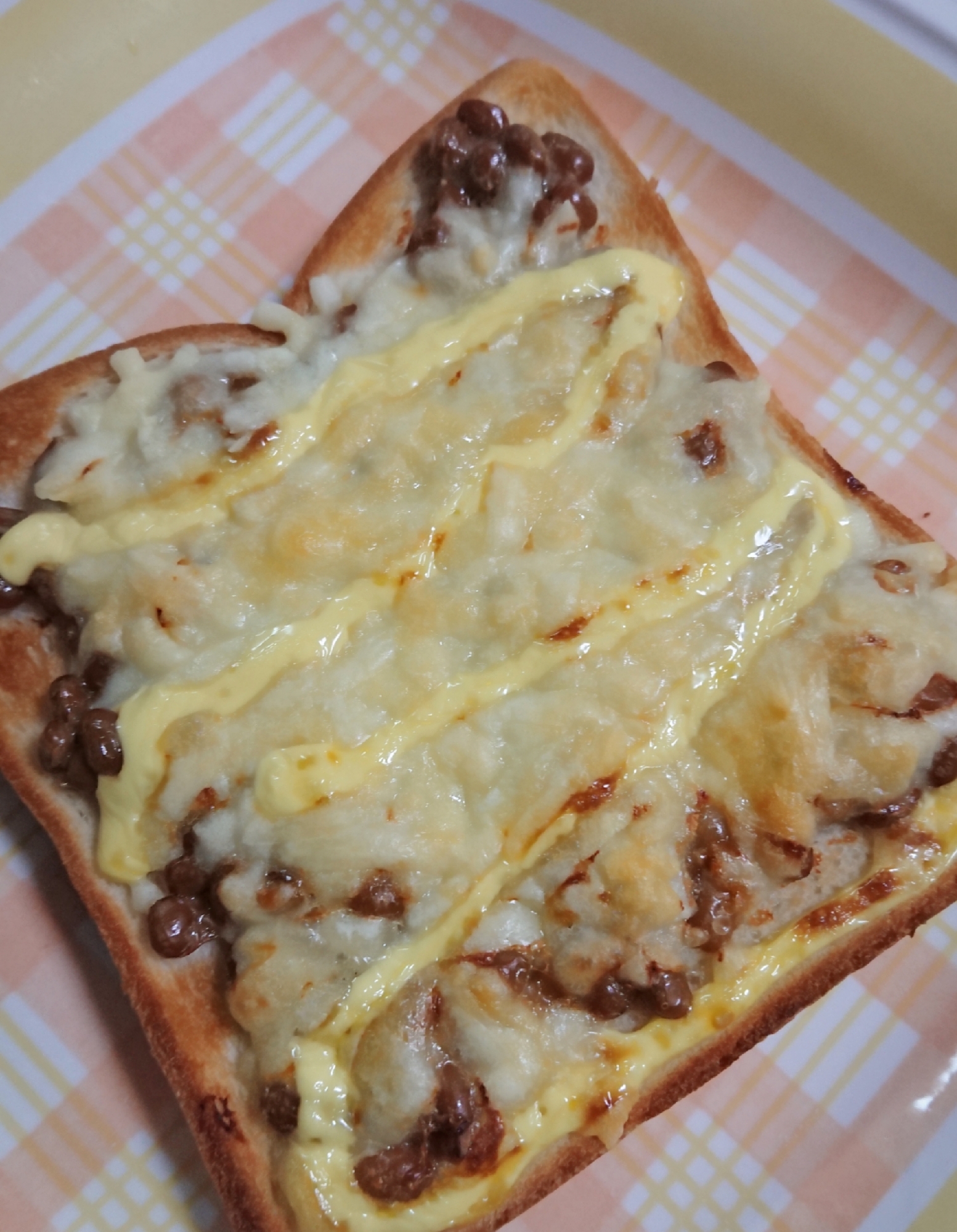 朝食に簡単♪納豆とチーズで健康トースト♪