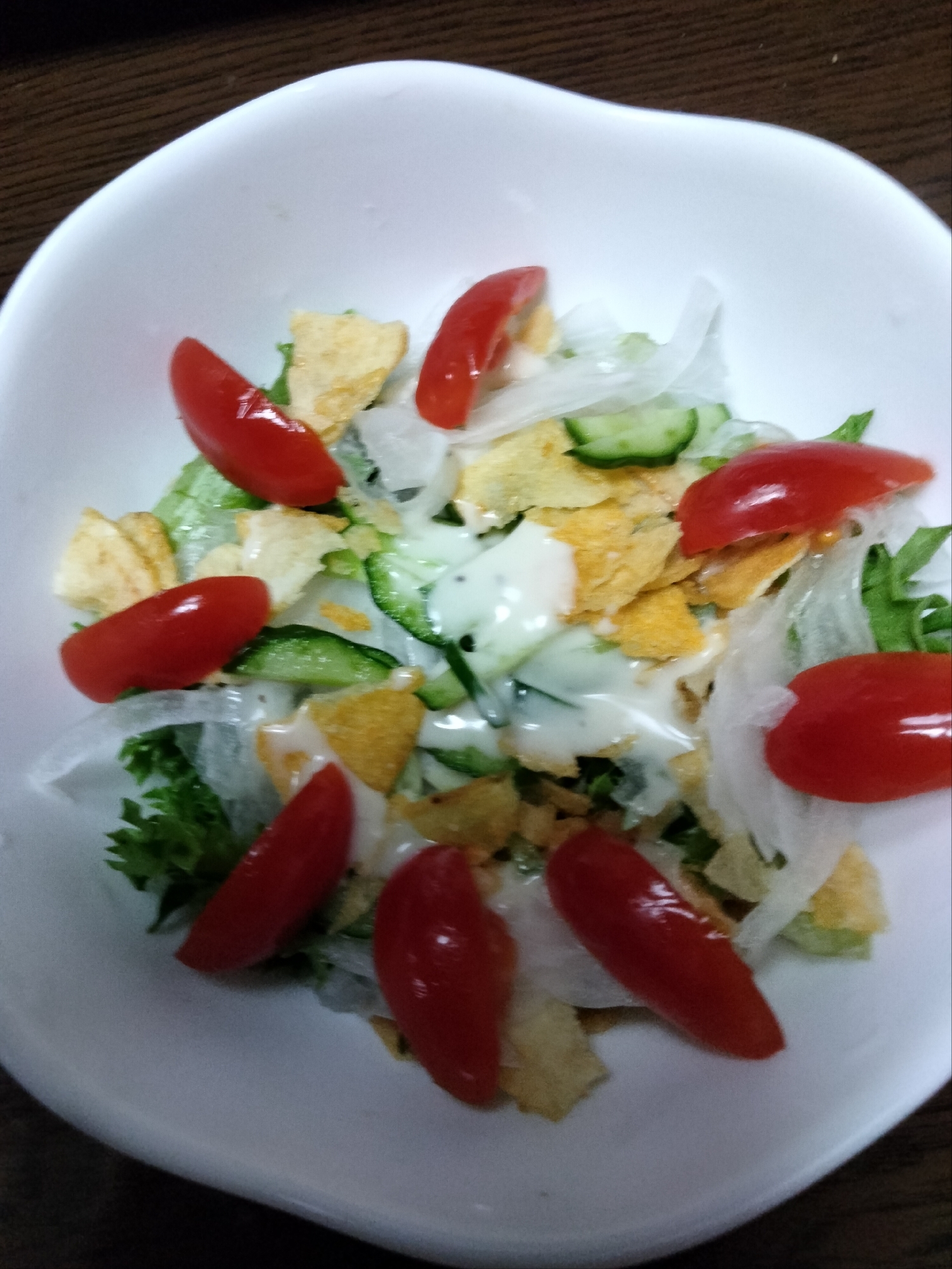 ポテチ入れて簡単野菜サラダ