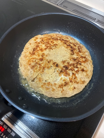 フライパンまるごと 巨大ハンバーグ