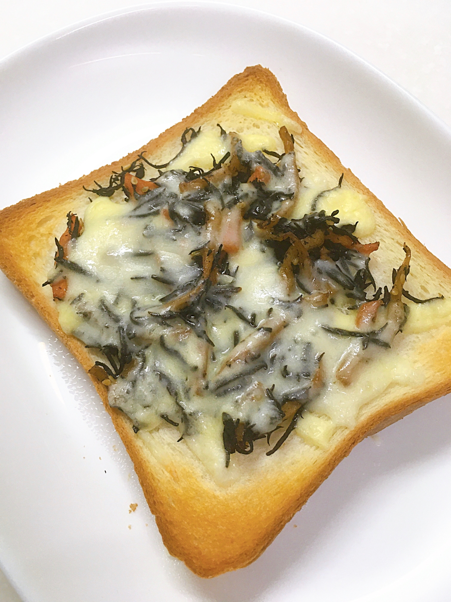 朝の時短レシピ☆ひじき煮とチーズのトースト