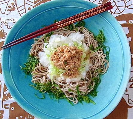 糖質オフ！ピリ辛肉味噌あんかけの冷やしぶっかけ蕎麦