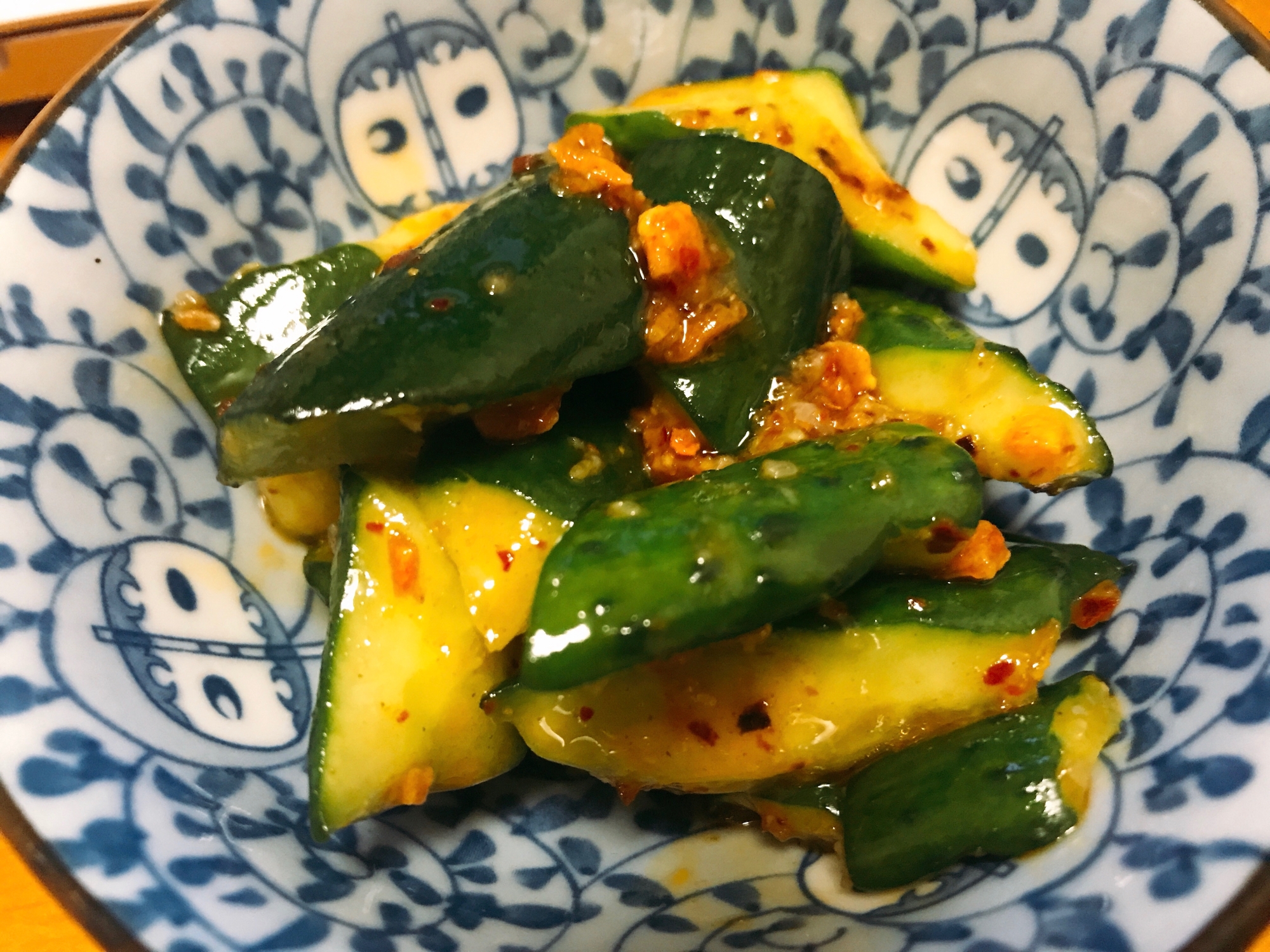 超簡単⭐食べるラー油でピリ辛きゅうり!