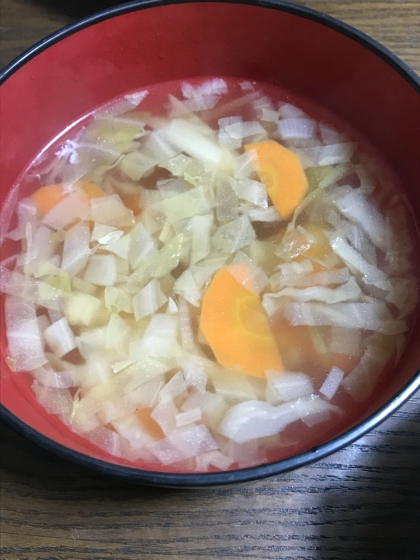 キャベツ&ニンジン&玉ねぎのコンソメスープ