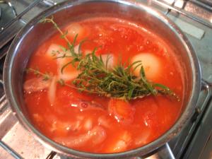 トマトと魚介の地中海風スープ