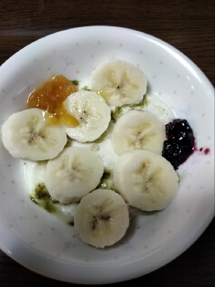 こんばんは。デザートに。ジャム2種類でカラフルに美味しくできました。レシピ有難うございました。