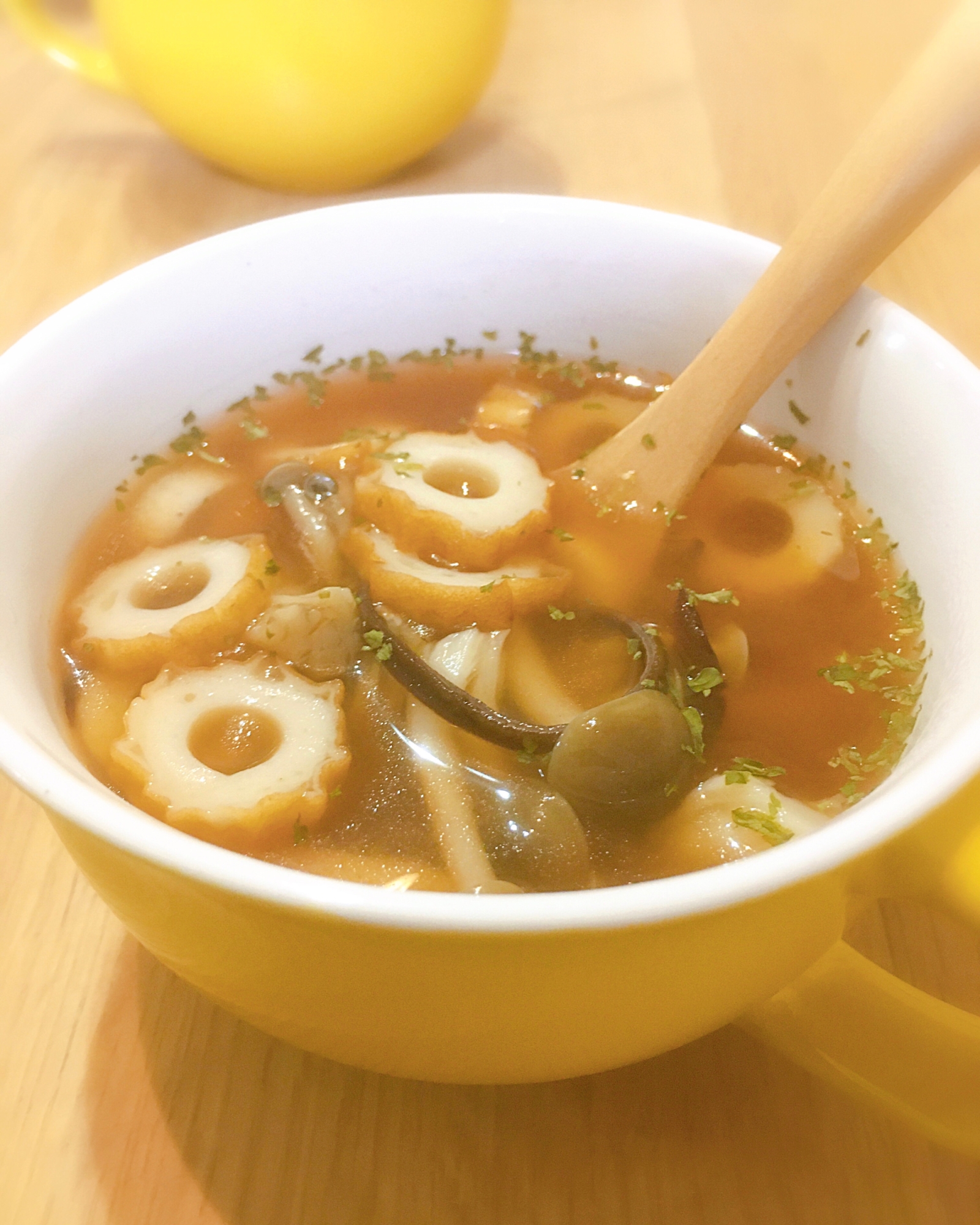 野菜１００％ジュースで作る♡キノコと竹輪のスープ
