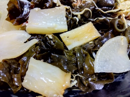 蕪とわかめの中華風サラダ