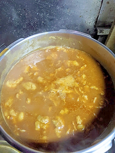 圧力鍋で牛すじカレー