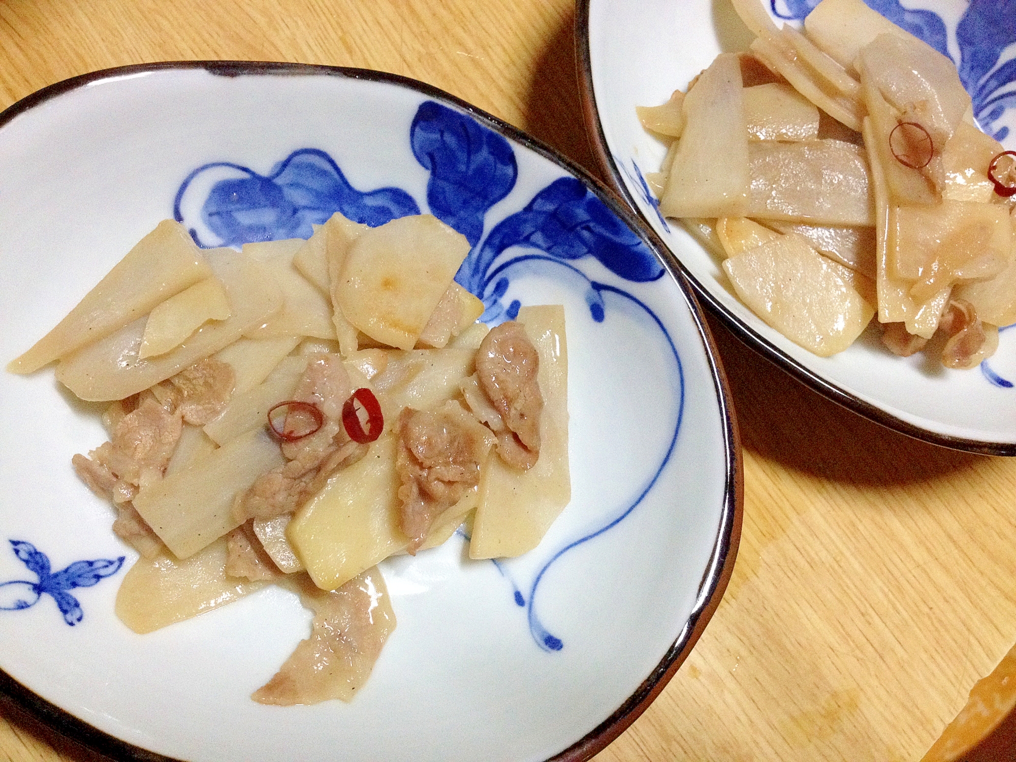 柔らかい❤️薄切り里芋と豚肉の炒め物