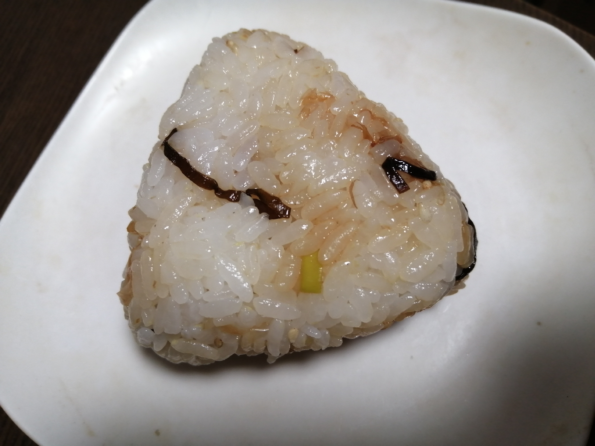 お弁当に★鰹節とネギと塩昆布のおにぎり