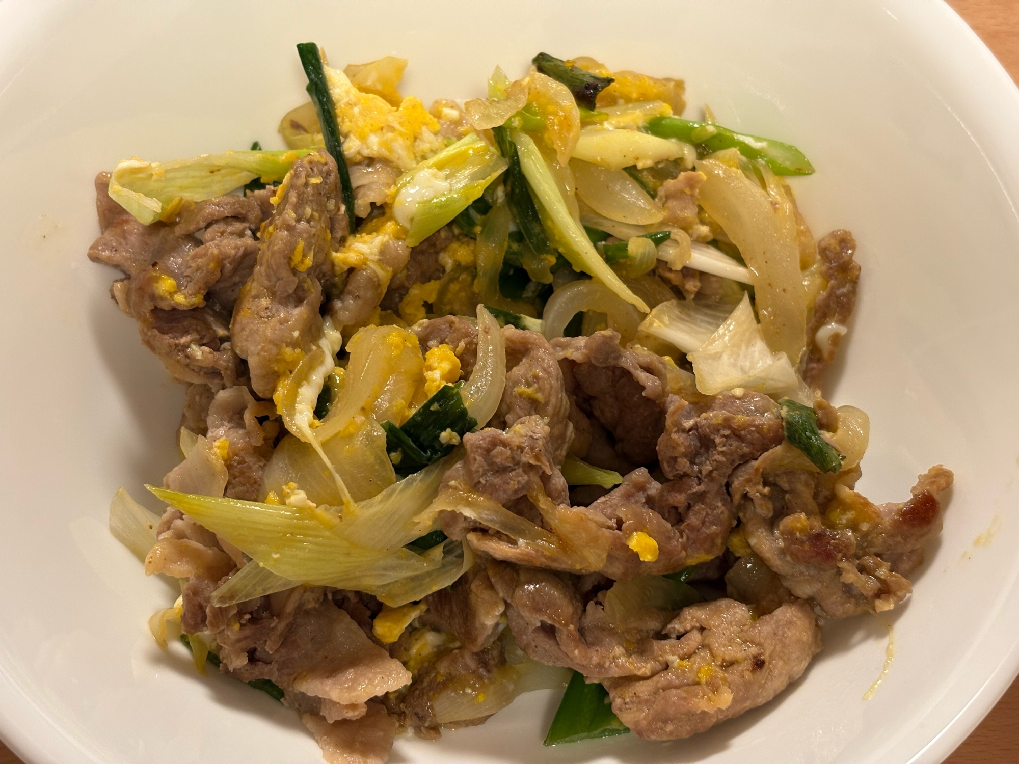 豚肉とネギと玉ねぎと卵の野菜炒め