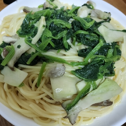 今日は、簡単！！ほうれん草とエリンギの和風パスタ♫