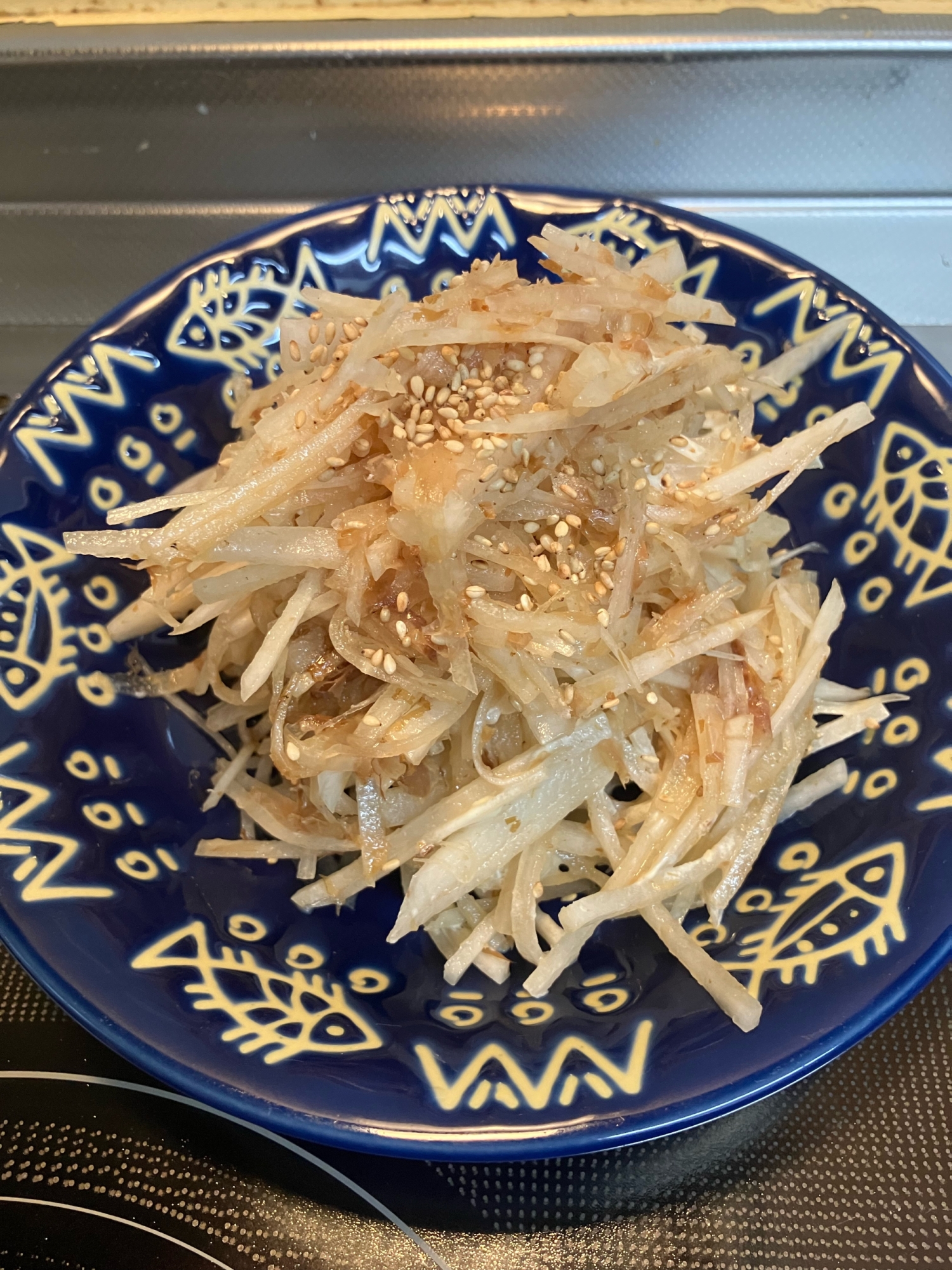 ごま油香る♪大根とかつお節のサラダ^_^