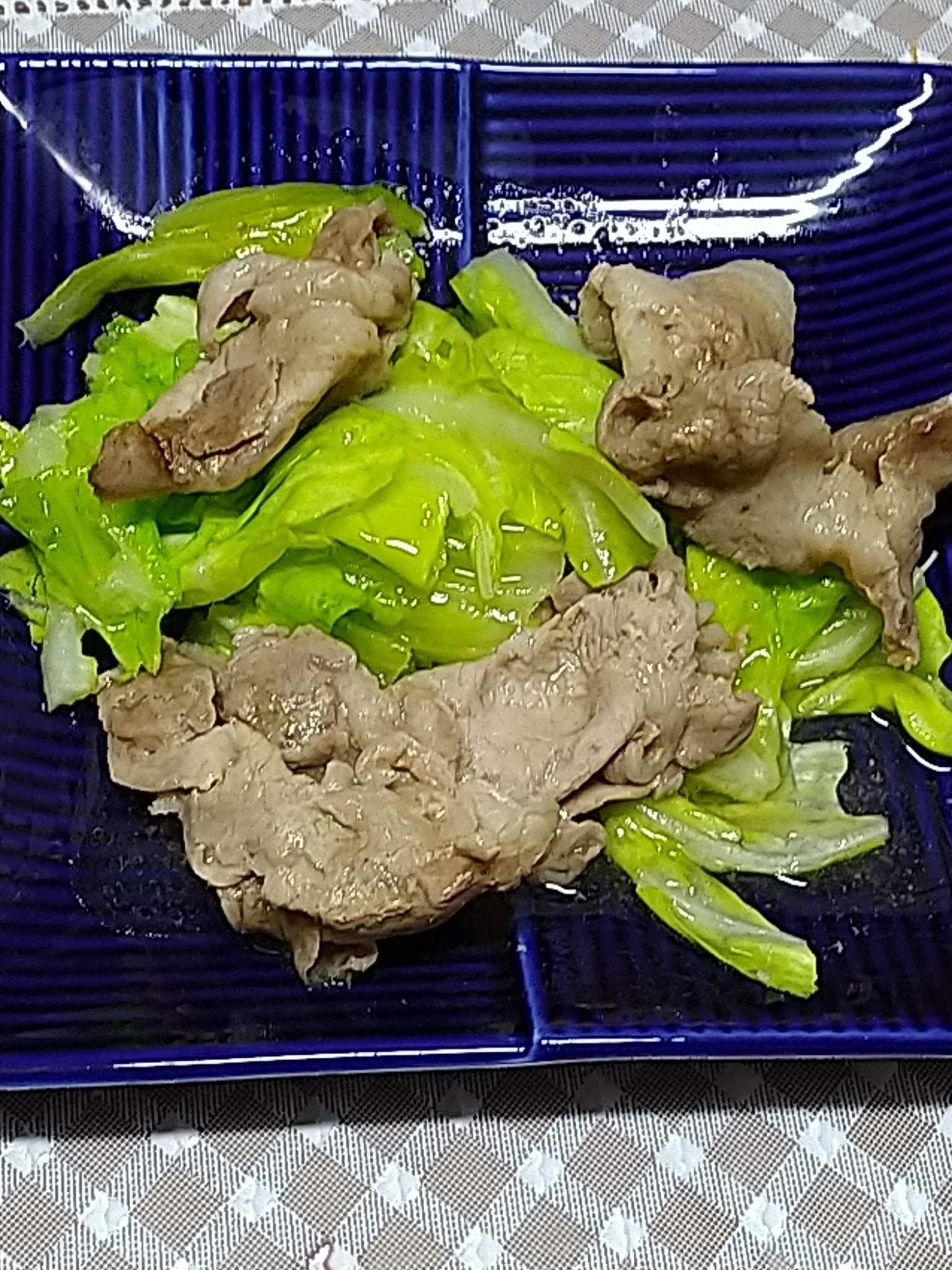 レンジで簡単！春キャベツと豚肉のバタポン