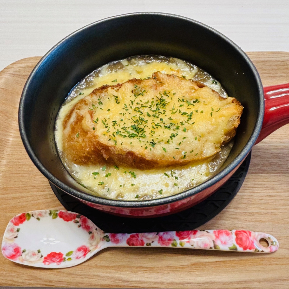 簡単！オニオングラタンスープ