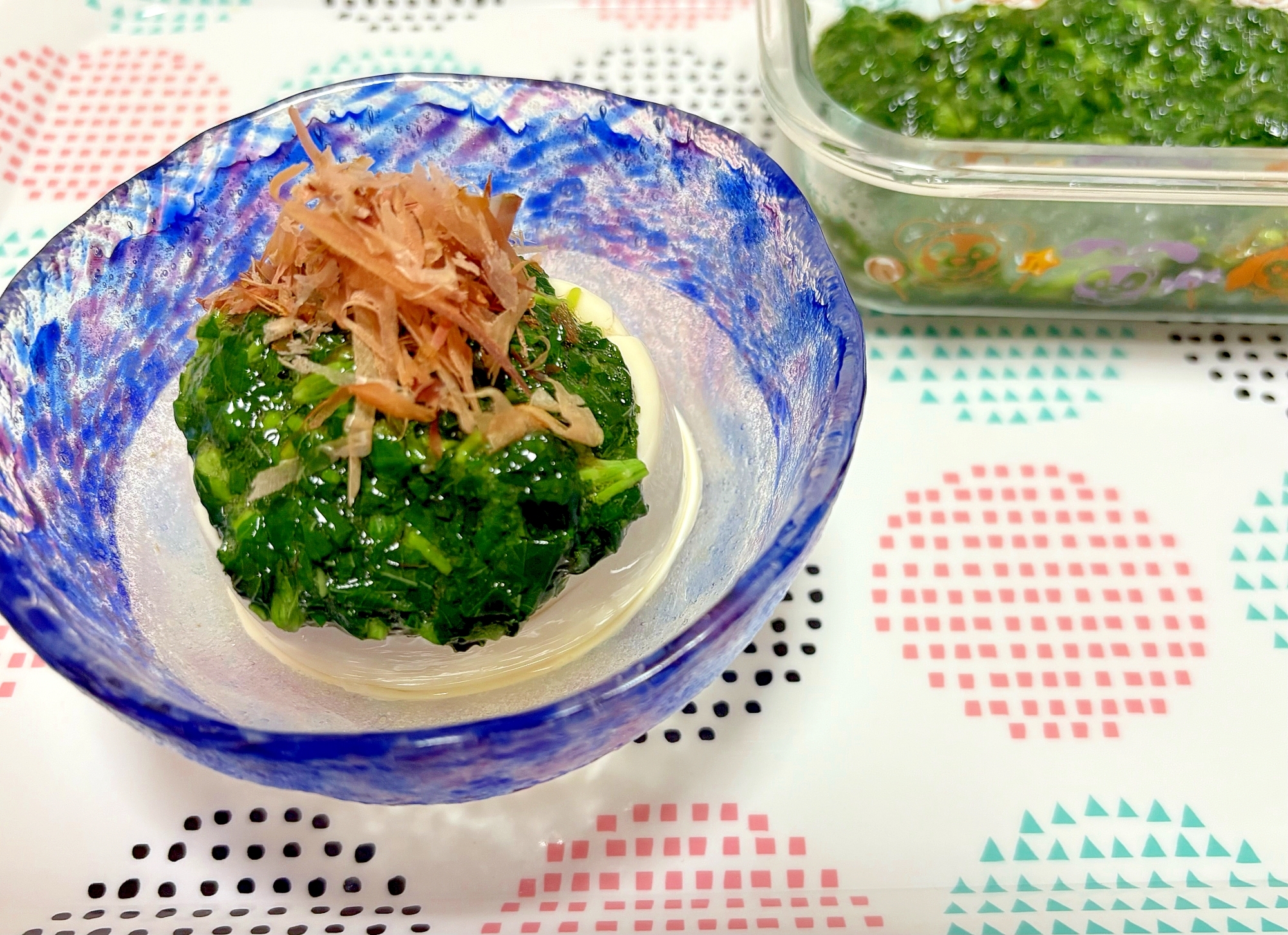 モロヘイヤをたっぷりのせた冷奴