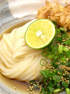 香川 徳島 すだちぶっかけうどん レシピ 作り方 By 楽天出店店舗 さぬきうどんの亀城庵 楽天レシピ