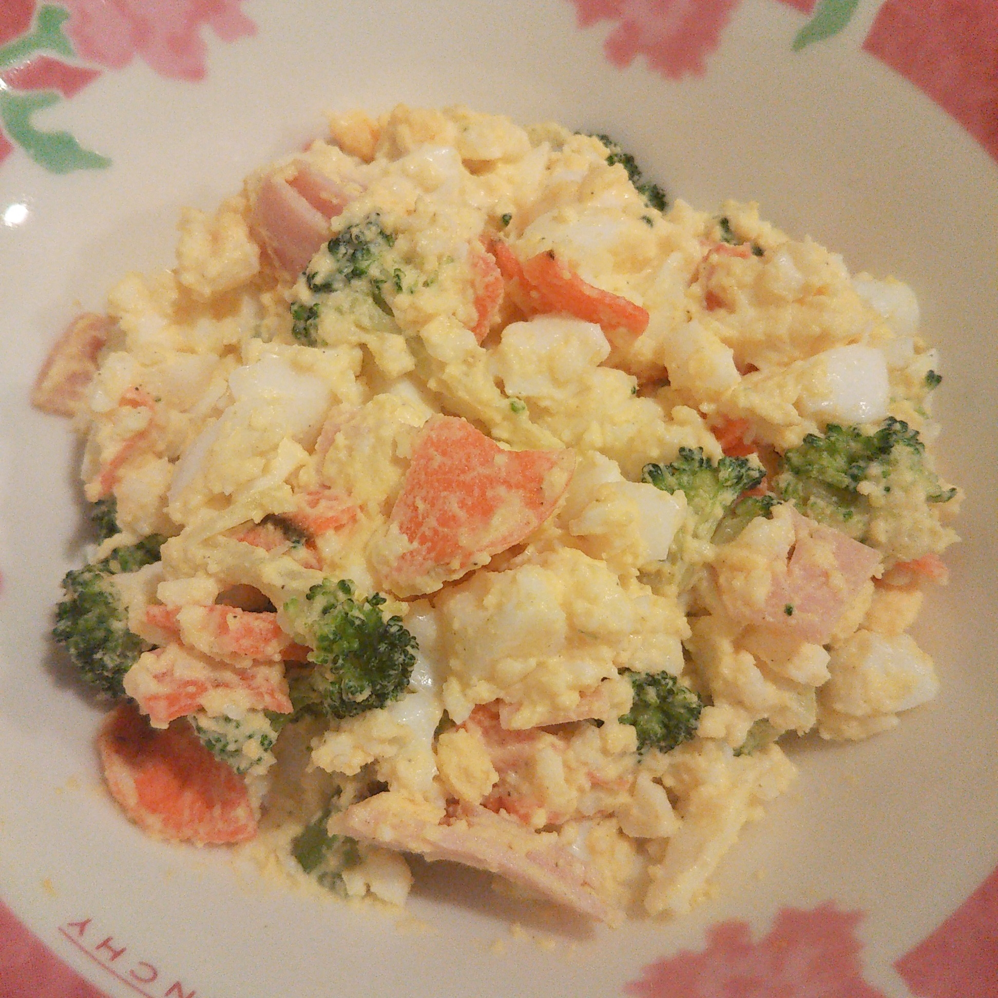 野菜とハムの卵サラダ