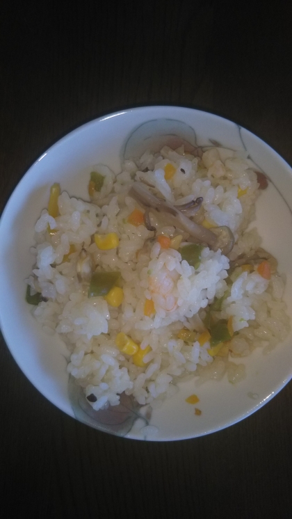 お米は割と固めで、パラパラに仕上がりました。炊飯器でも出来るんですね！ご馳走様です。