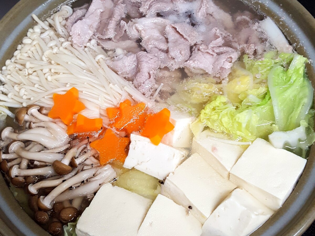 ポン酢で食べる あっさり水炊き鍋 レシピ 作り方 By ピッ君0129 楽天レシピ ポン酢で食べる あっさり水炊き鍋 レシピ 作り方 By ピッ君0129 楽天レシピ