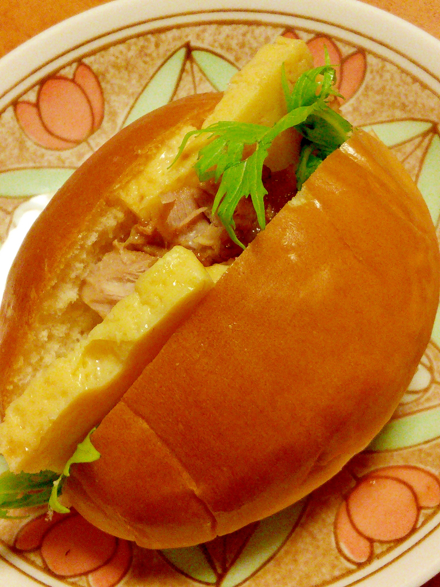 親子サンド☆卵焼きと照り焼きチキンのサンドイッチ