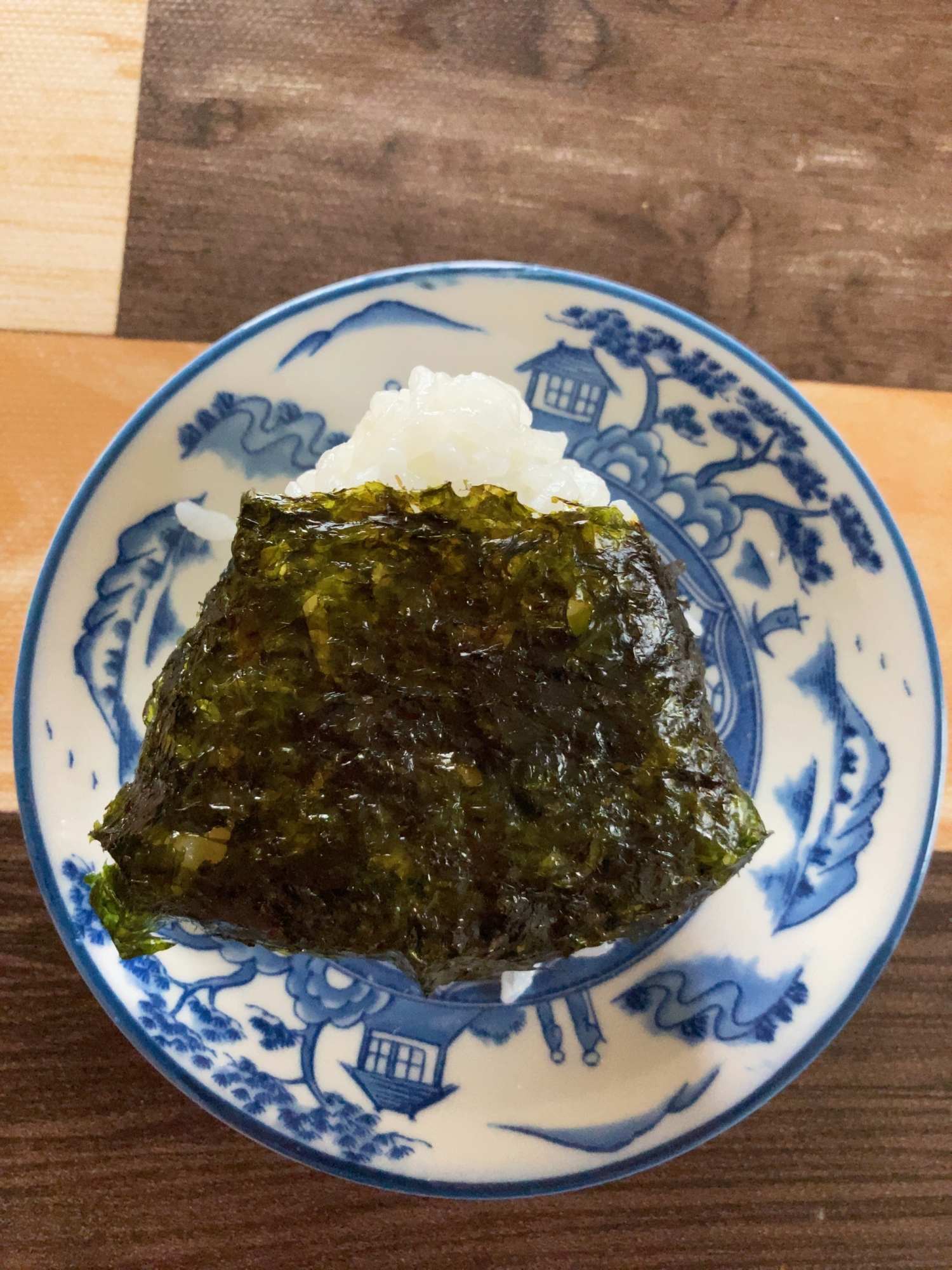 とろろ昆布のごま油おにぎり