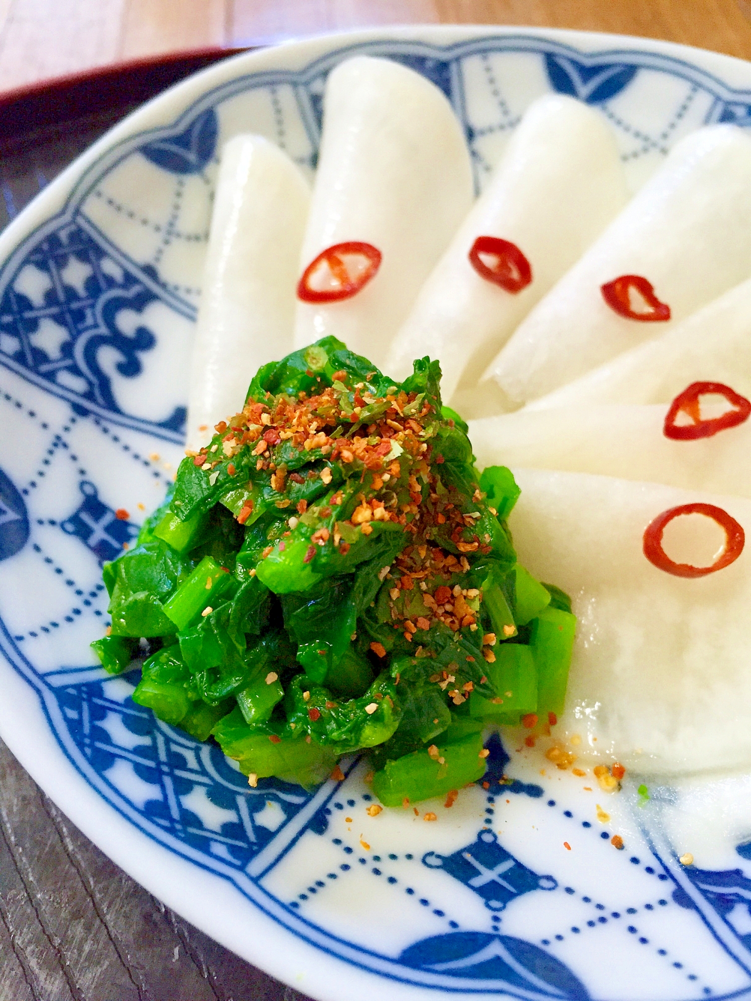 ご飯にかけて♪かぶの葉の昆布茶漬け