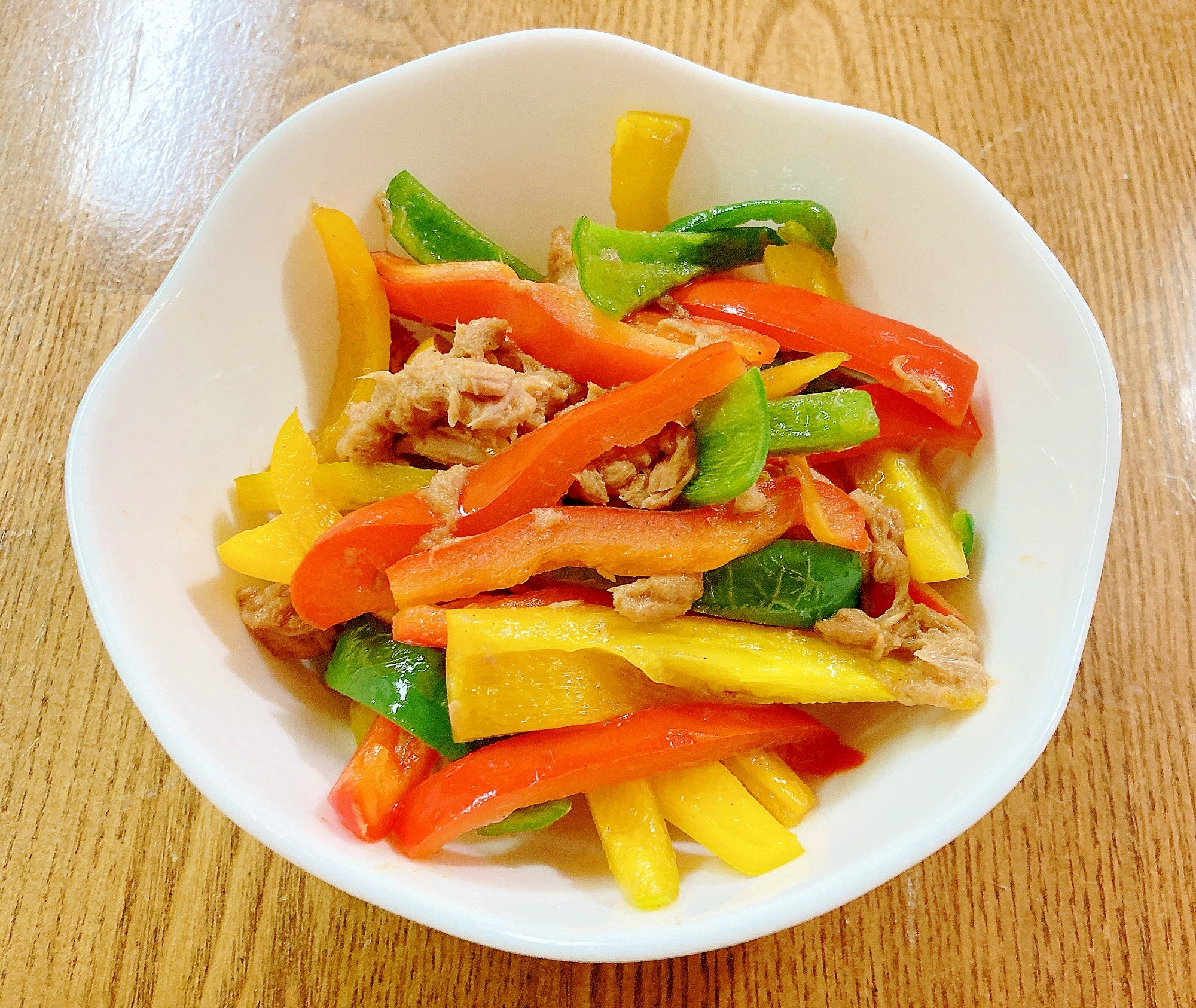 パプリカとツナの麺つゆ炒め