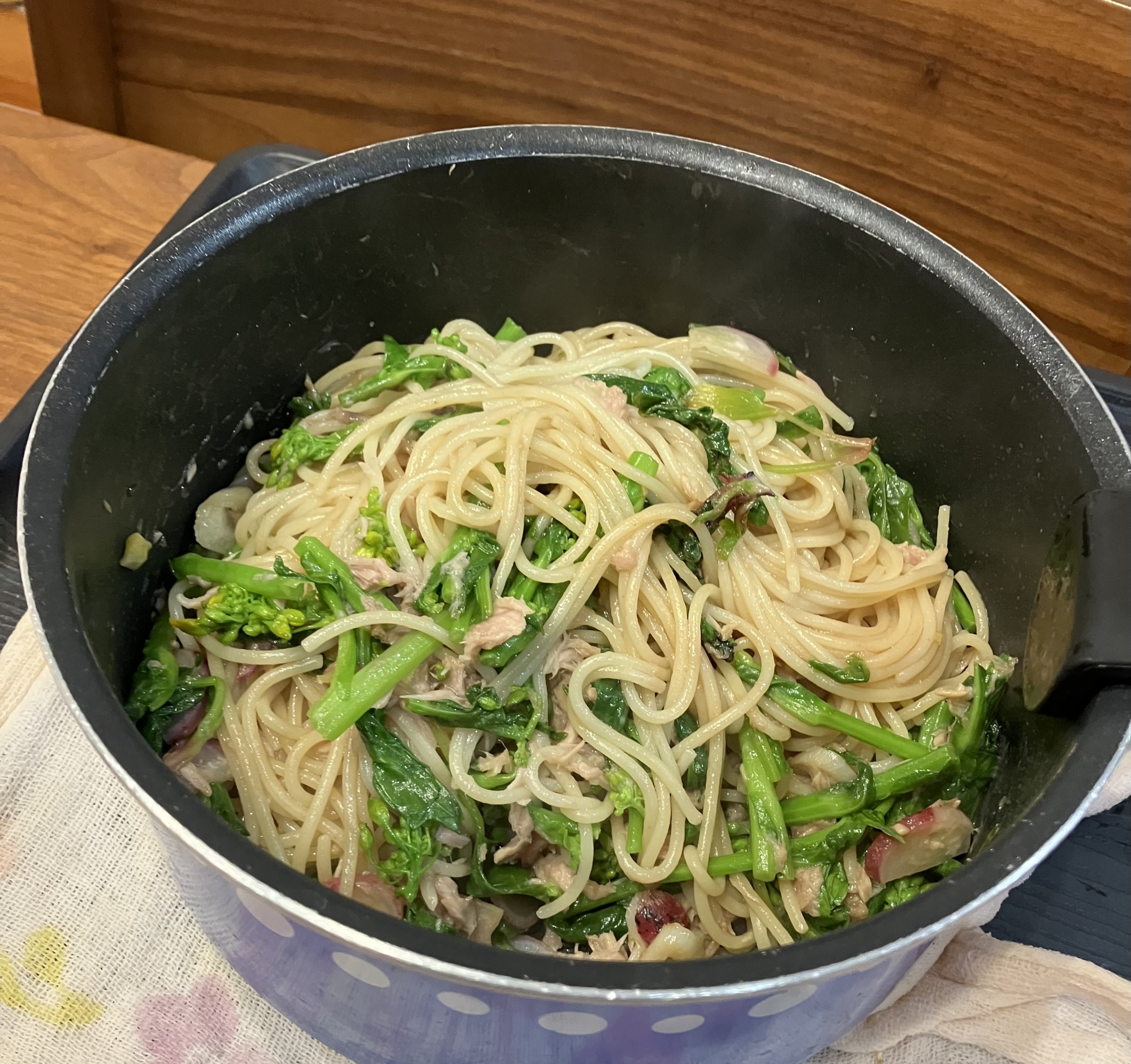 菜花とツナオイルのパスタ