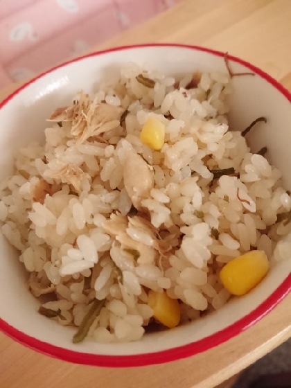 サバ缶を使った簡単炊き込みご飯