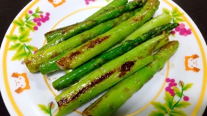 半分に折ってから焼いてみました(^^)
これはシンプルに旨いですね〜
ごちそうさま(๑´ڡ`๑)