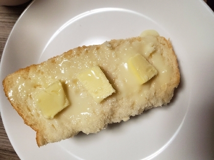 練乳バターのふわふわ食パン