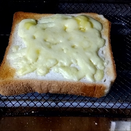 きな粉ヨーグルト入りチーズトースト
