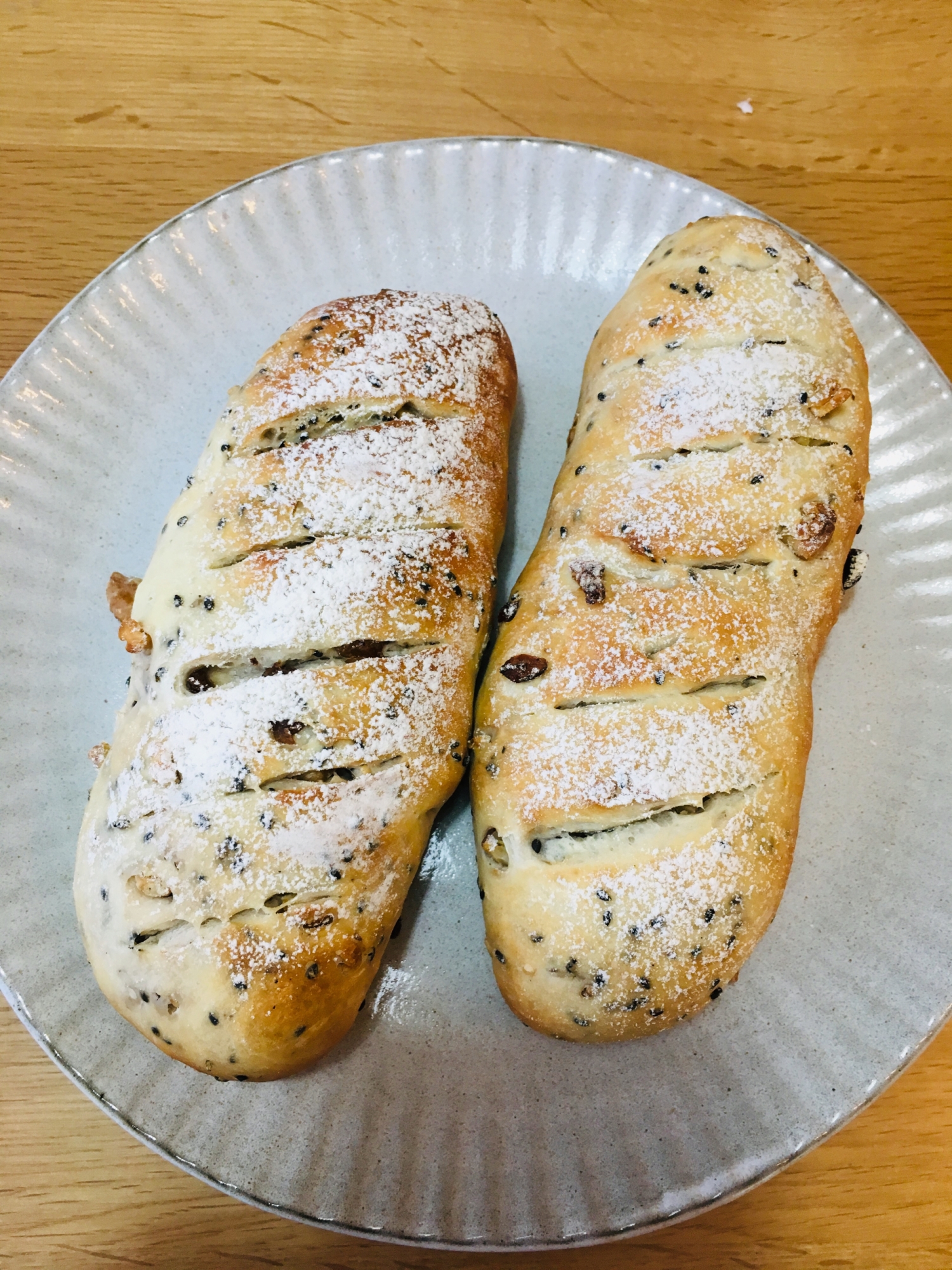 冷蔵庫で低温発酵 ドイツパン風 レシピ 作り方 By Hr0715 楽天レシピ