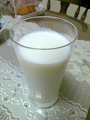 ミルクの甘い香りの焼酎の牛乳割り♪