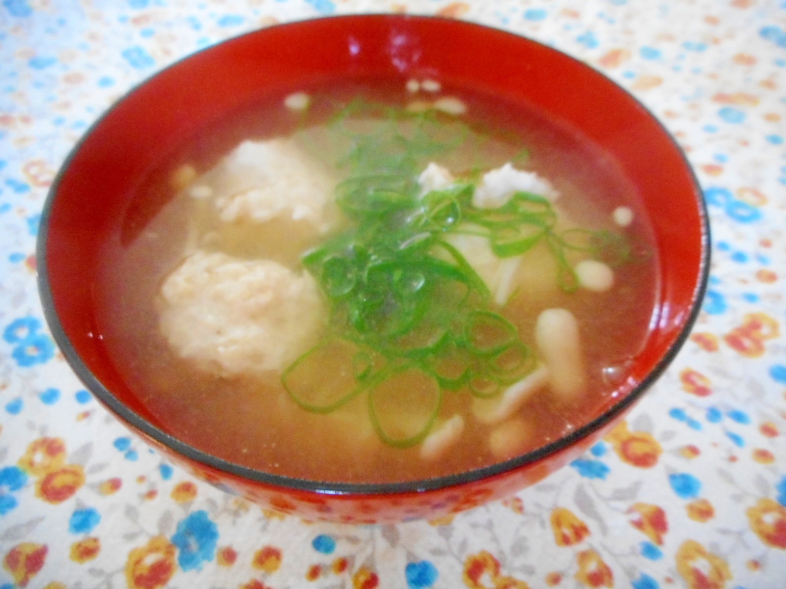 鶏団子とえのきの味噌汁