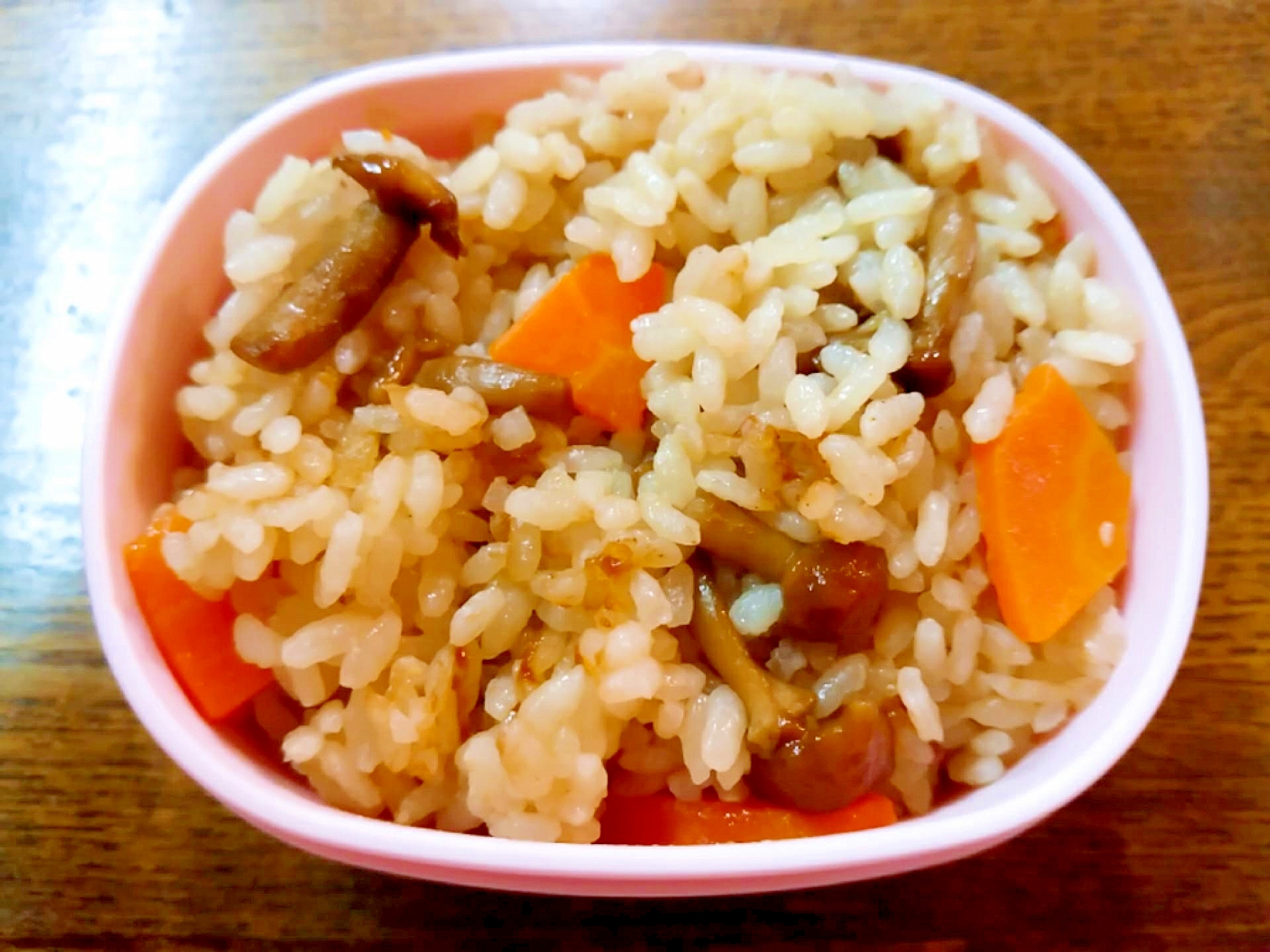 なめこと人参の炊き込みご飯