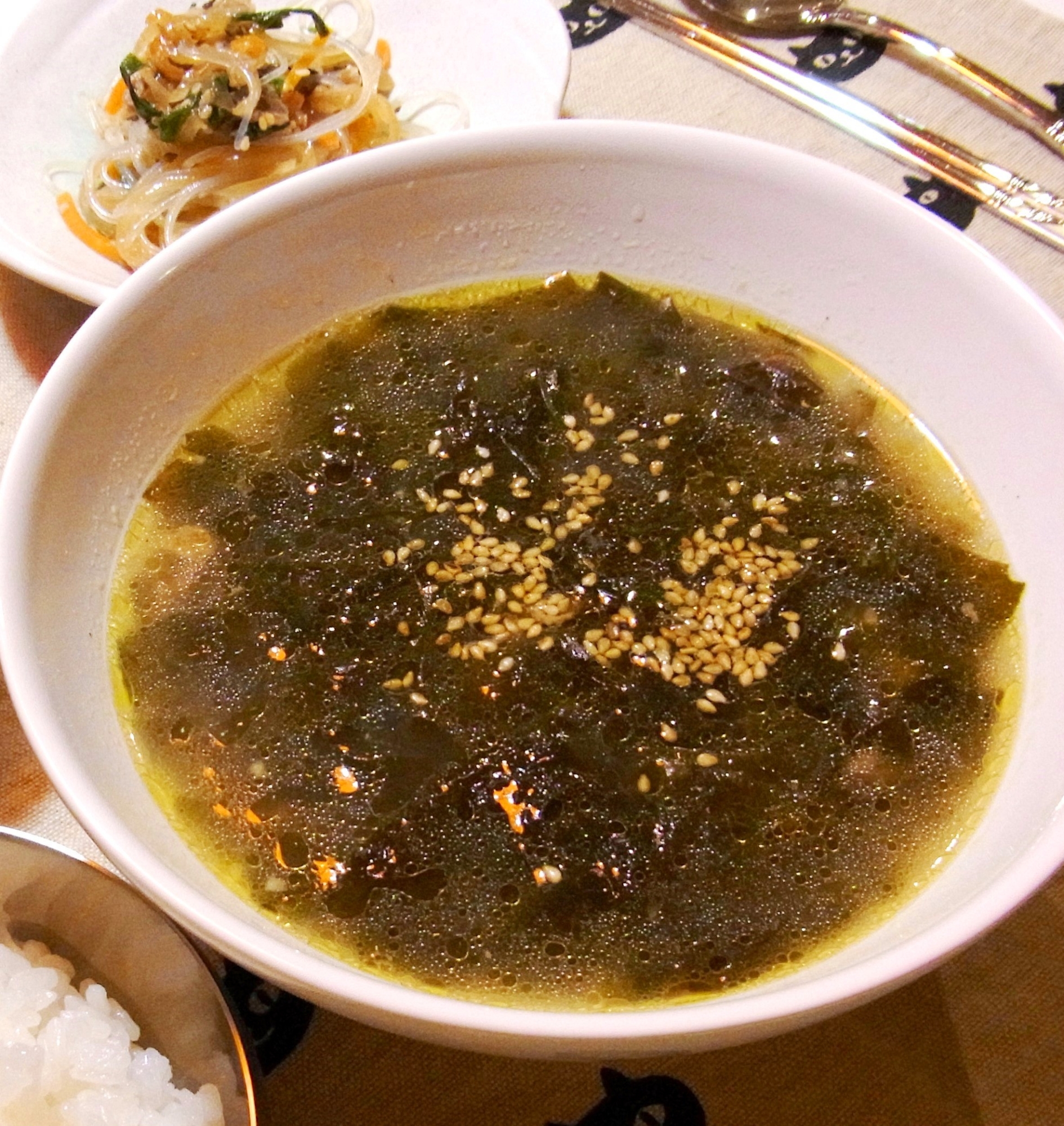 ミヨックク（韓国のワカメスープ）