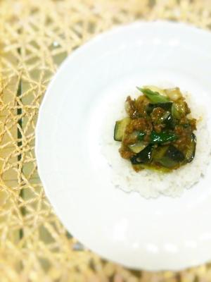 香菜肉そぼろで＊簡単本格＊野菜たっぷり子どもカレー