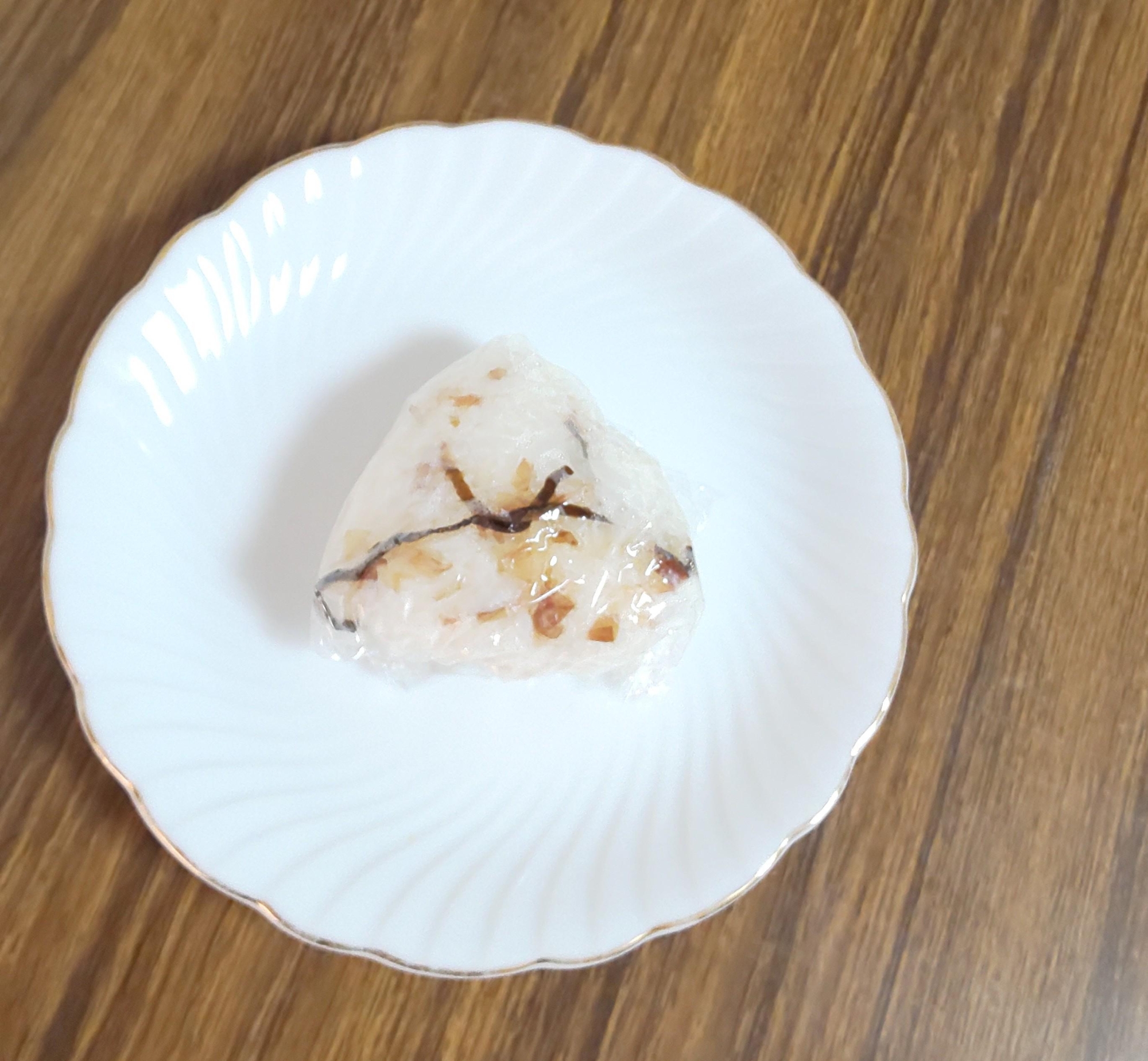 かつお節と塩昆布のおにぎり