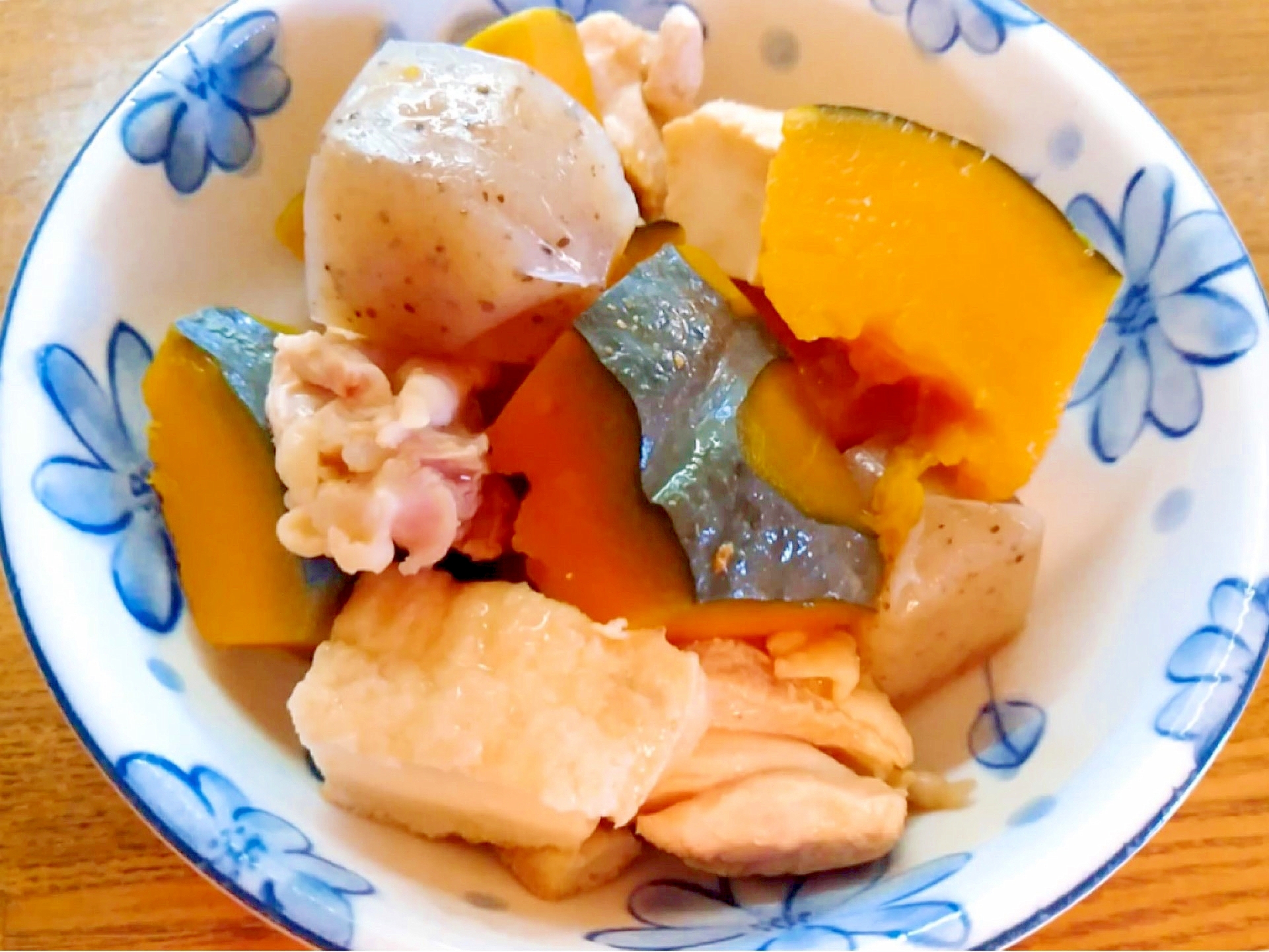 南瓜と蒟蒻と厚揚げと鶏の煮物