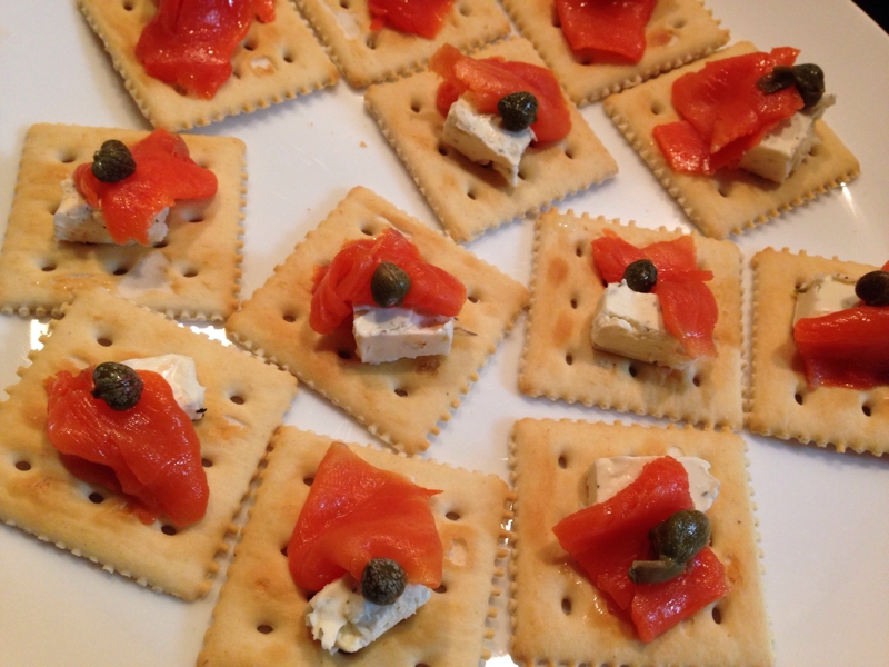 スモークサーモンとクラッカーのアペタイザー レシピ 作り方 By メルメル123 楽天レシピ スモークサーモンとクラッカーのアペタイザー レシピ 作り方 By メルメル123 楽天レシピ