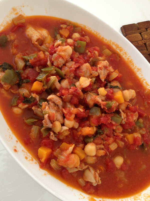 圧力鍋で簡単♬鶏肉とひよこ豆のトマト煮込み