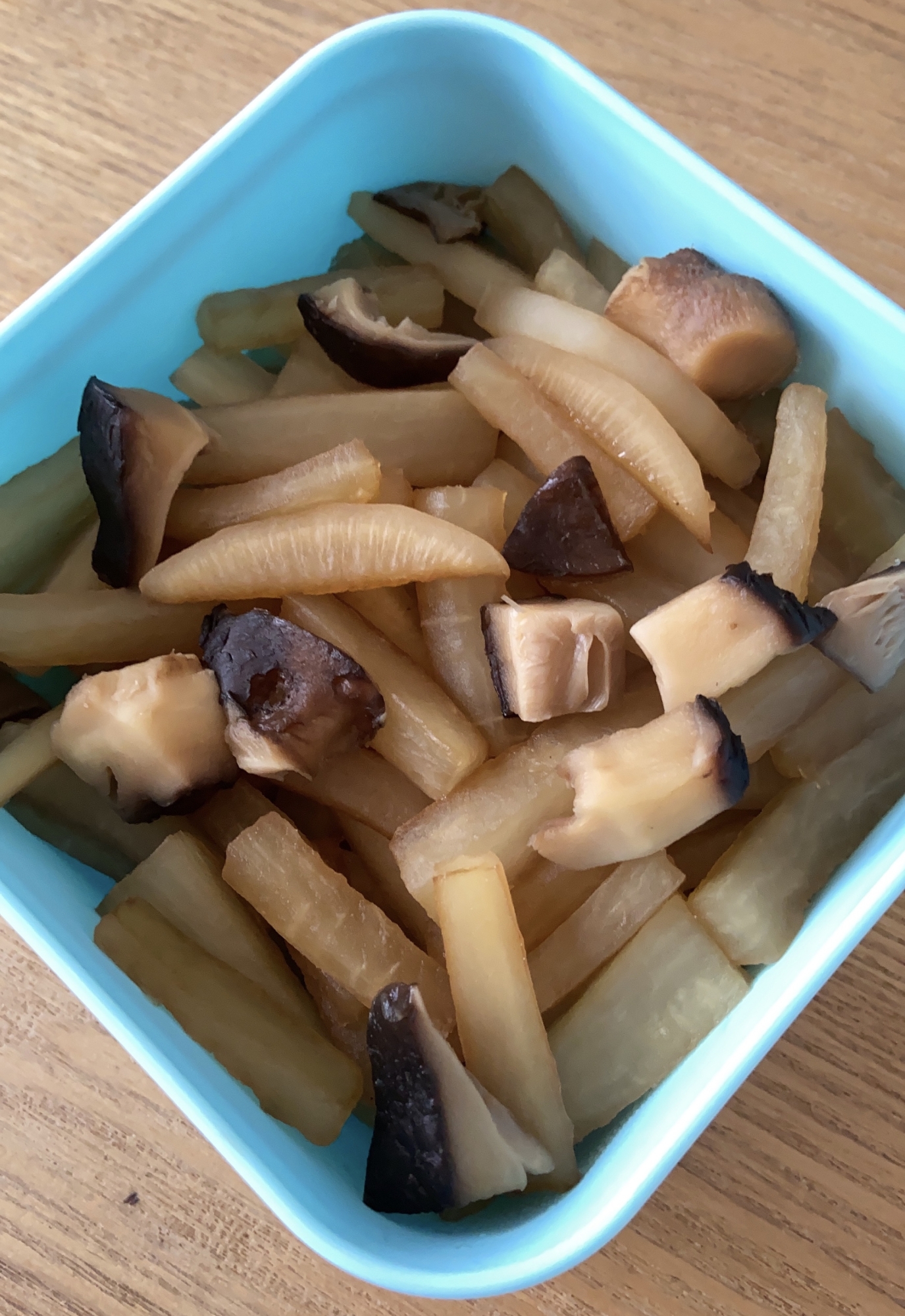 簡単作り置き！大根と椎茸のめんつゆ煮