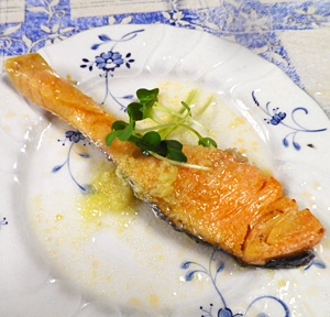 焼き鮭のシンプルレモン生姜