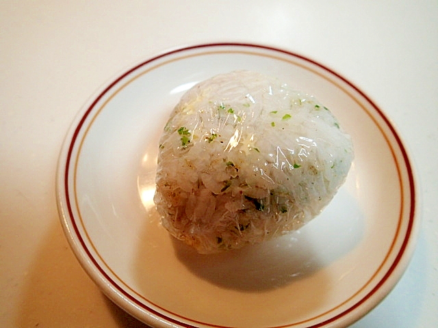 魚粉と青のりとシーサラダのおにぎり レシピ 作り方 By ぷ みぃまま 楽天レシピ 魚粉と青のりとシーサラダのおにぎり レシピ 作り方 By ぷ みぃまま 楽天レシピ